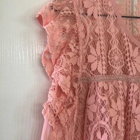 Fantastic design - peach lace top - Picture 3 of 4